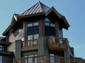 1302 Lodge At Spruce Peak Ski In Ski Out Two Bedroom